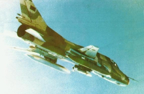 Air Defence patrol over Gulf of Sidra - Libyan 1022rd Air Squadron s Su-22M (S-52K)  Fitter  with the obsolete R-3S missile in 1981. Photo: US NAVY 