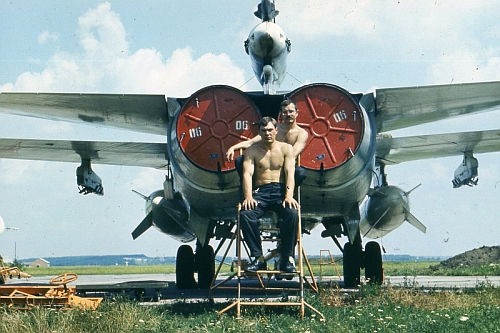 USSR Air Force's 7th Bomber Air Regiment, Starokonstaninov ground crew front of his Su-24M Fencer-D