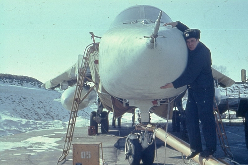 USSR Air Force's 7th Bomber Air Regiment, Starokonstaninov ground crew front of his Su-24M Fencer-D