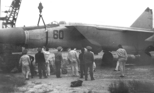 Rescue MiG-25P Foxbat-A after overrun at the Nasosnaya airport