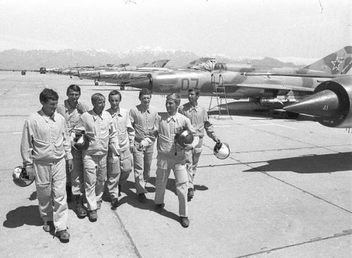 Soviet 115th Fighter Air Regiment at Afghanistan in 1980 with MiG-21bis