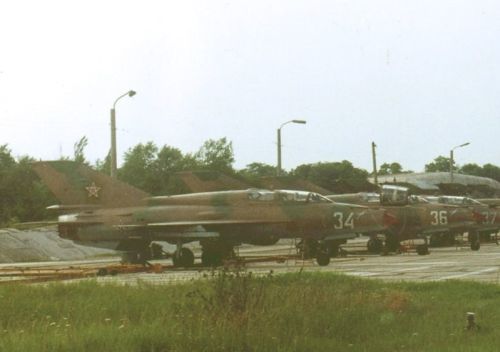 Bulgarian Air Force second-hand MiG-21UM Mongol-B trainer aircraft in Balchik airport in the early nineties. Source: pan.bg Retrospotters