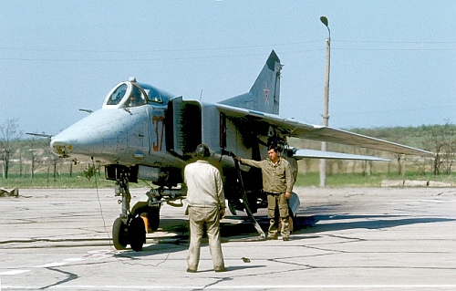 rey coloured Bulgarian Air Force’s MiG-23BN fighter-bomber in Cheshnegirovo airport. Photo: Evgeni Andonov collection 
