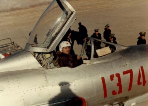Chinese J-7 MiG-21 Fishbed in Tibet in 1988