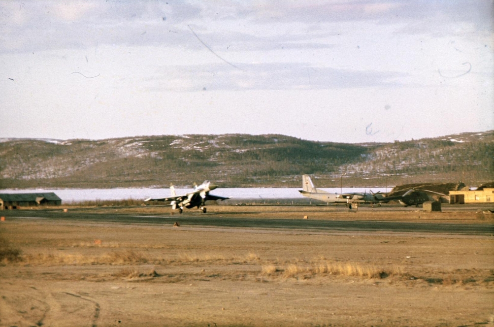 Early Su-27 Flanker-B at Kilpyavr