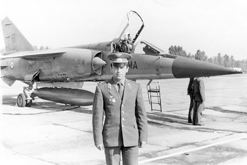 France delegation with Mirage F-1C fighter at the Soviet Kubinka airport