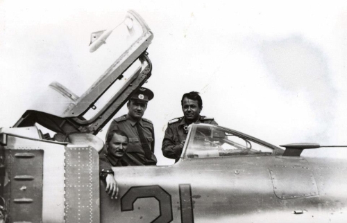 Two Hungarian and one Soviet pilot by theirs MiG-23MS Flogger-E export fighter version in Lugovaya airport in 1979.