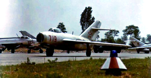 Hungarian MiG-15bis Fagot-B in front of MiG-21F-13 Fishbed-Cs in Kecskemt airport in 1966. Photo: Csatri rpd