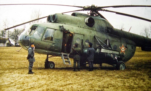 An early color photo about green Hungarian Mi-8T Hip-C medium cargo helicopter. Photo: Simon László
