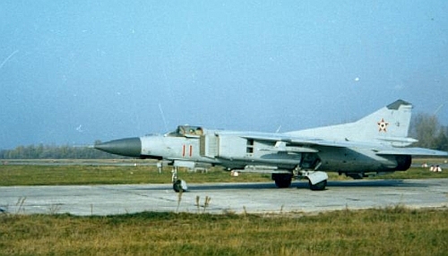 Hungarian MiG-23MF Flogger-B in light-gray color scheme