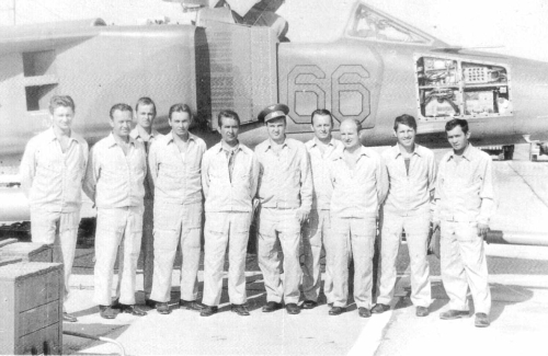 First group of Czechoslovak Air Force’s pilots and soviet instructor in front of theirs MiG-23BN Flogger-H foghter-bomber aircraft in Lugovaya in 1977. Photo: HEMA