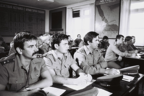 Hungarian pilots at Privolzhskiy, Astrakhan airport on the STRELBA-85 exercise in 1985