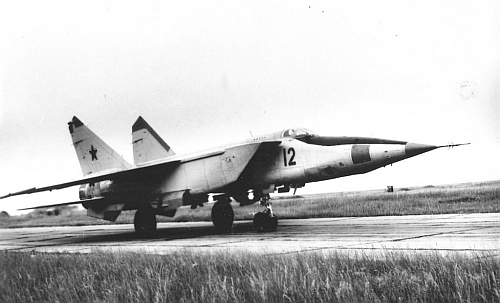 MiG-25 with FAB-500T bomb