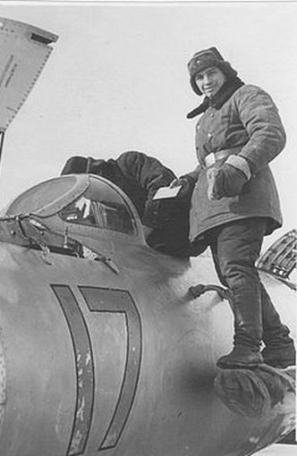 404th regiment MiG-19 Farmer 404th regiment MiG-19 Farmer